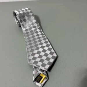 Donald Trump Signature Collection Men's Neck Tie Gray Silver Checkered 100% Silk
